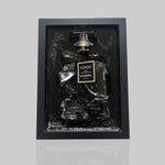 Charger l'image dans la galerie, Tableau parfum cassé coco chanel avec cadre